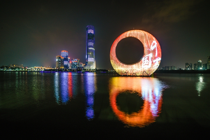 國慶期間，月光環主題夜景。（林志杰攝影）-0143.jpg