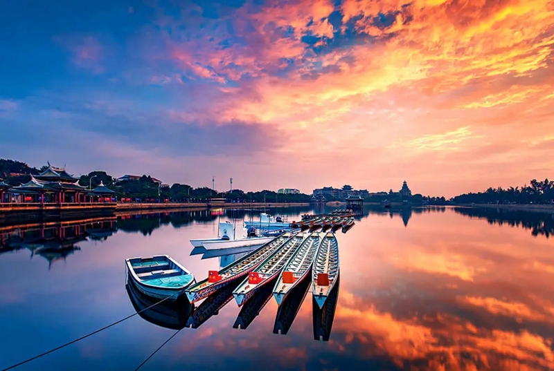 夕陽夕照集美龍舟池（區(qū)文旅局供圖）.jpg